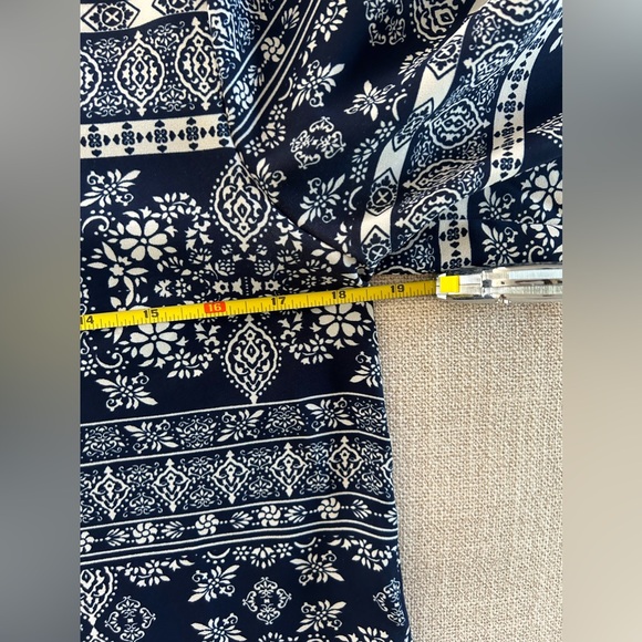 Pink Republic Dark Blue 3/4 Sleeve Tunic. Size Medium. - Picture 9 of 10